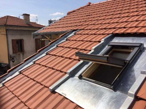 Entreprise de couverture et zinguerie pour travaux de rénovation de toiture à Lyon
